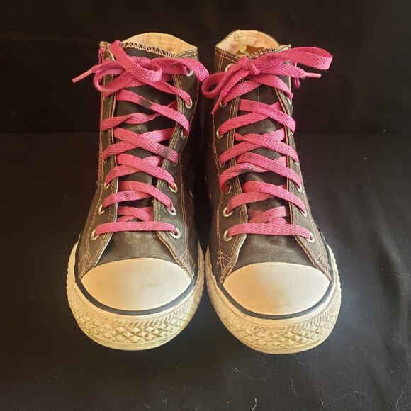 Converse Black shoes w/ pink laces - Picture 1 of 9